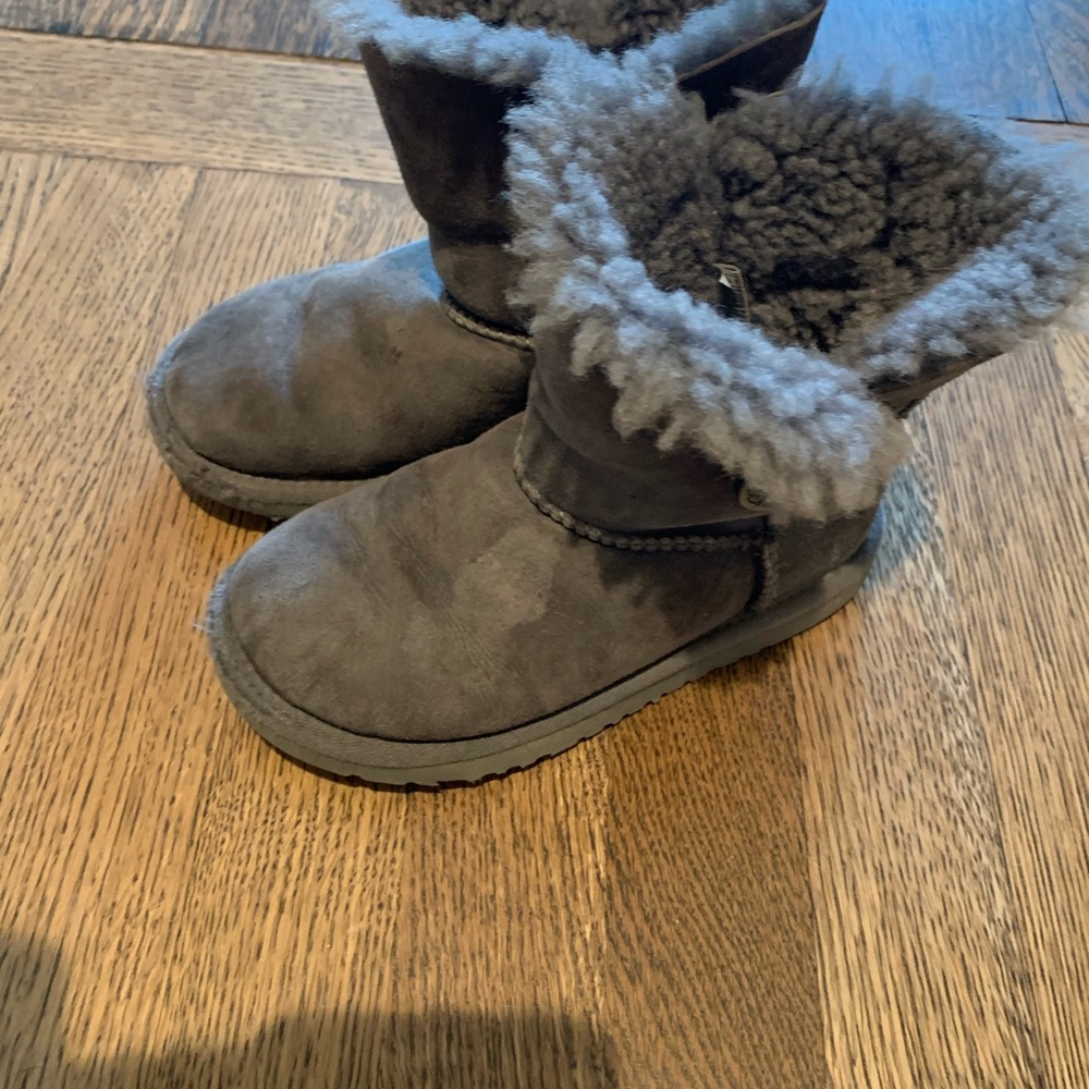 Girls Bailey Button Ugg boots gray/brown